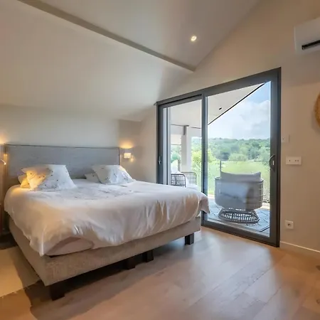 Proche Villa